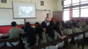 Peduli Generasi Muda Toraja, BNNK Tana Toraja memberikan edukasi di SMA Katolik Rantepao
